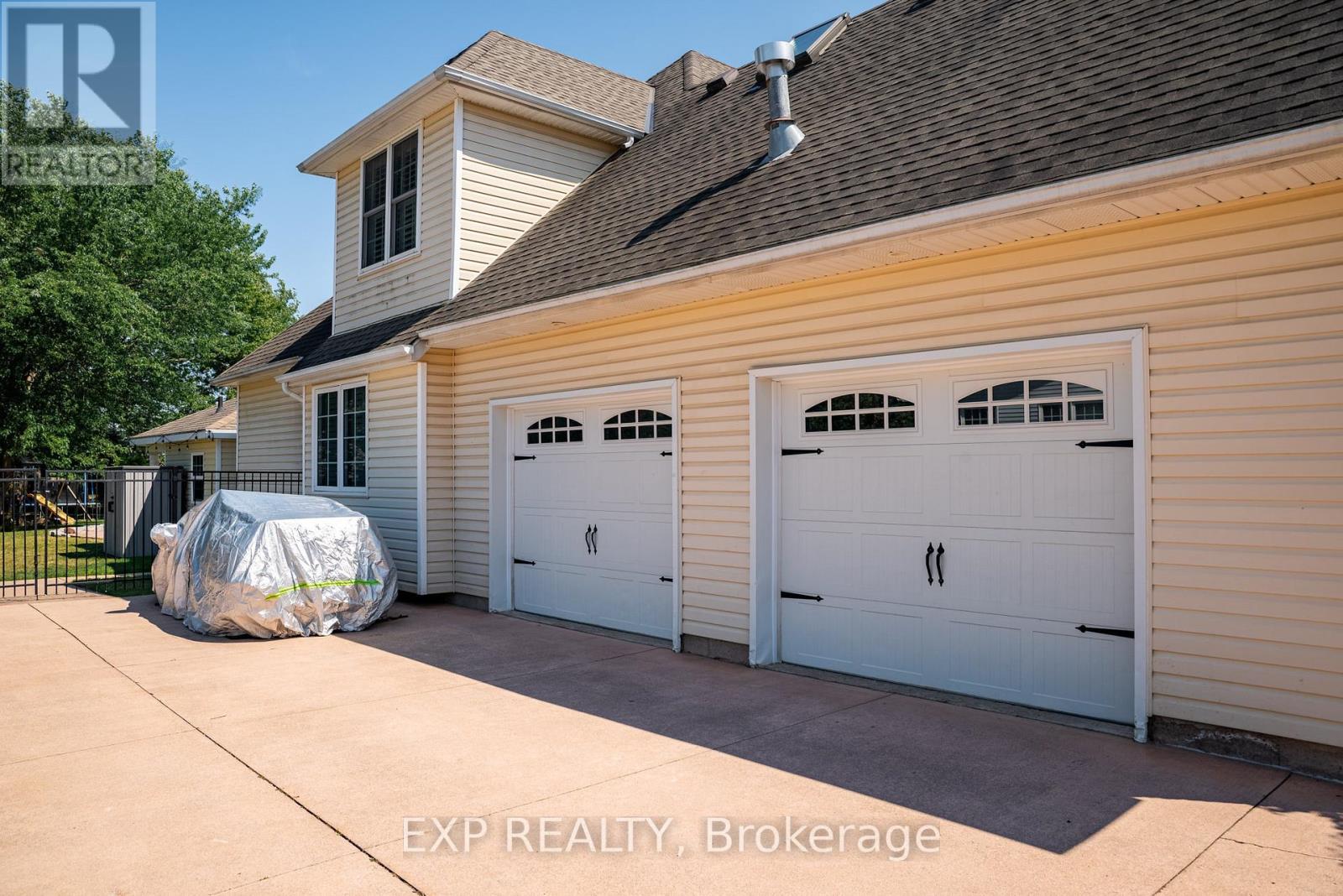 546 Ferndale Avenue, Fort Erie (Crescent Park), Ontario  L2A 6E3 - Photo 40 - X12886410