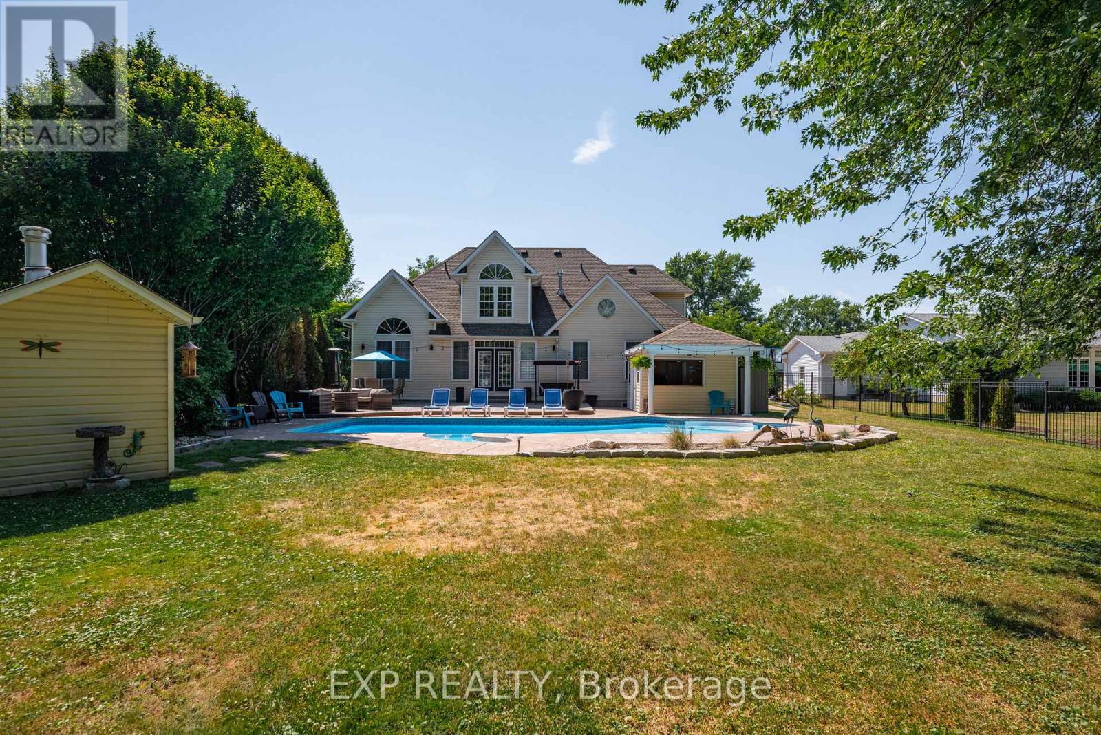 546 Ferndale Avenue, Fort Erie (Crescent Park), Ontario  L2A 6E3 - Photo 44 - X12886410