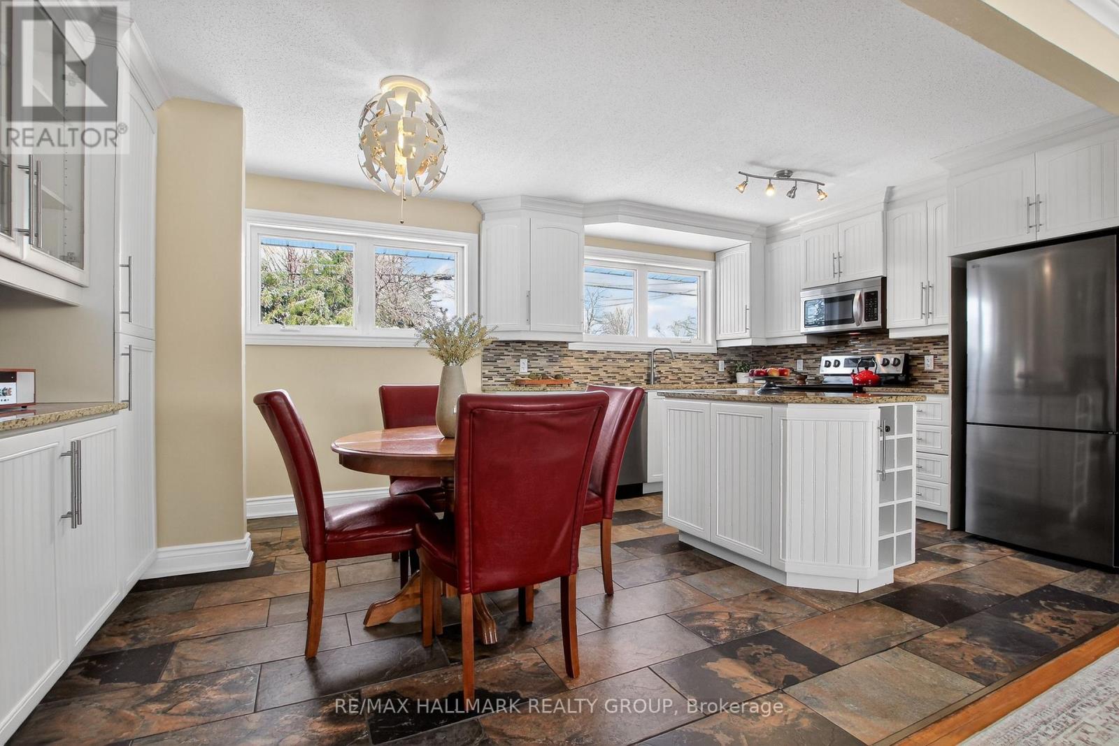 2401 Magnus Avenue, Ottawa, Ontario  K1G 1J7 - Photo 10 - X12884274