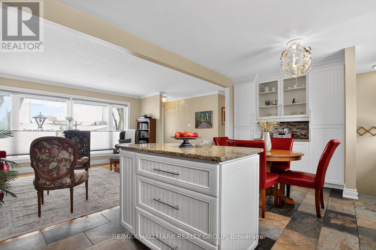 2401 Magnus Avenue, Ottawa, Ontario  K1G 1J7 - Photo 13 - X12884274