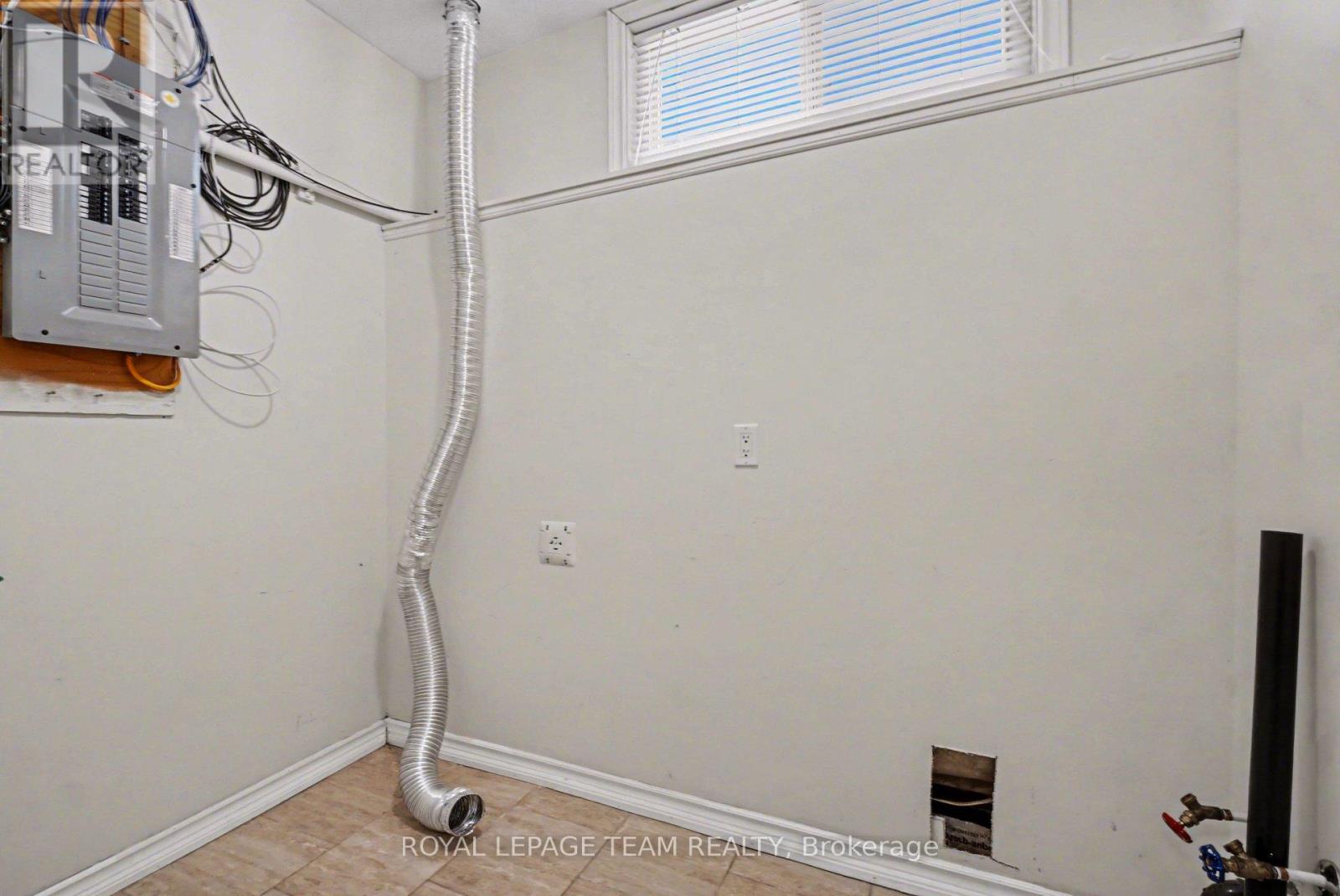 B - 1602 Belcourt Boulevard, Ottawa, Ontario  K1C 1M4 - Photo 17 - X12886588