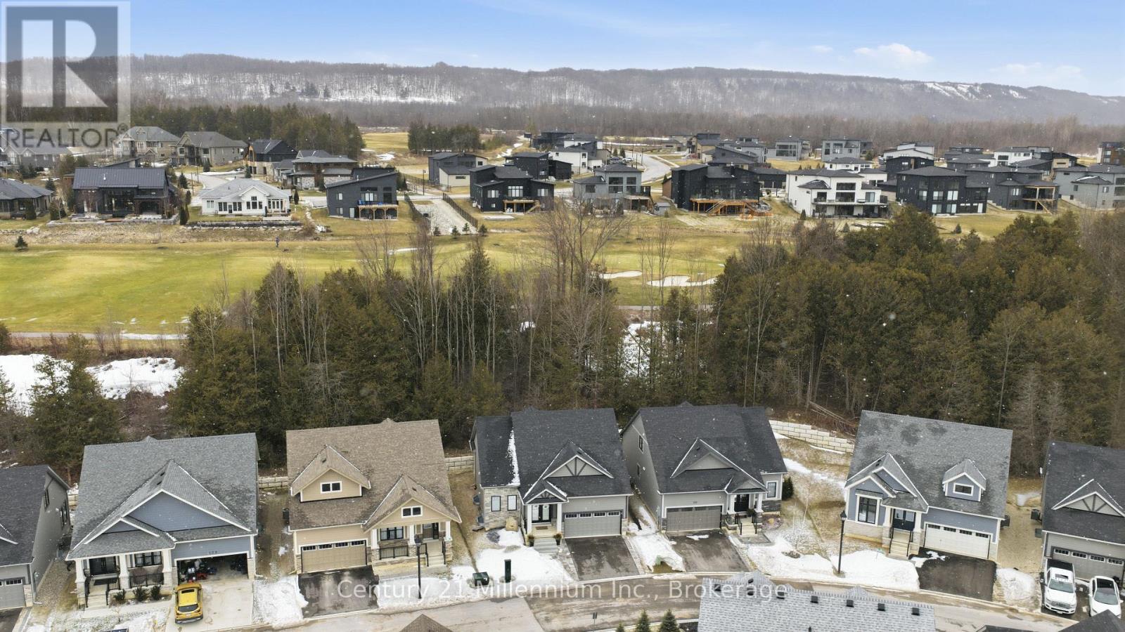 4 - 128 Beacon Drive, Blue Mountains, Ontario  N0H 2P0 - Photo 2 - X12886398