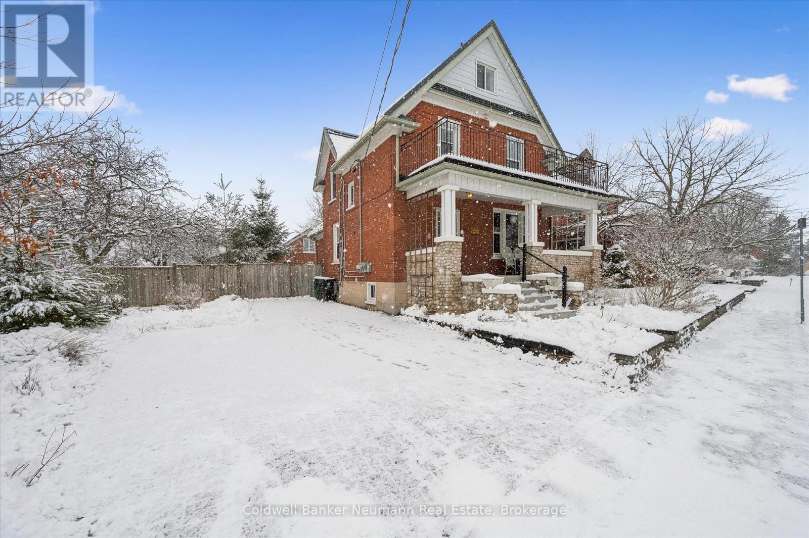 20 Brunswick Avenue, Kitchener, Ontario  N2H 4E6 - Photo 3 - X12886602