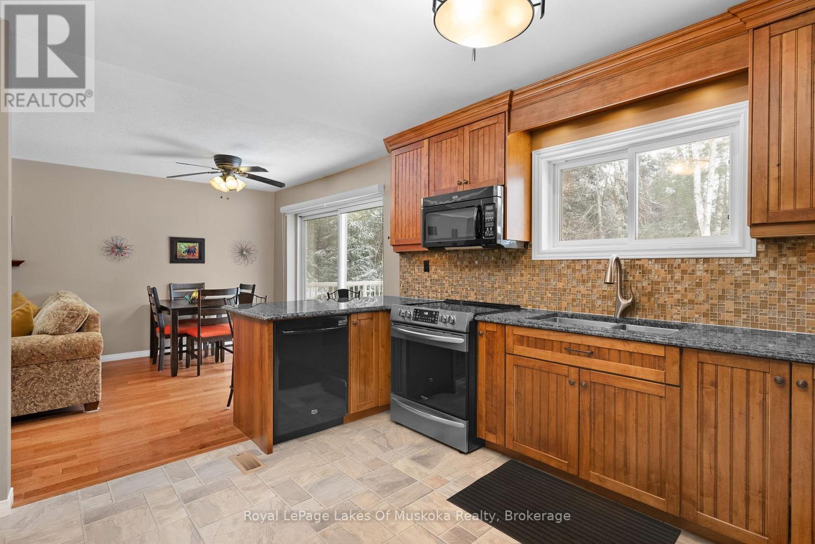 128 Cheer Lake Road, Strong, Ontario  P0A 1X0 - Photo 7 - X12886648