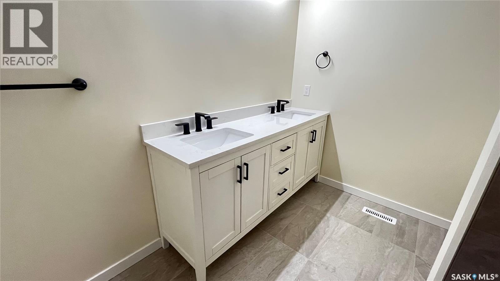 21 Murraydale Crescent, Maple Creek, Saskatchewan  S0N 1N0 - Photo 21 - SK021214