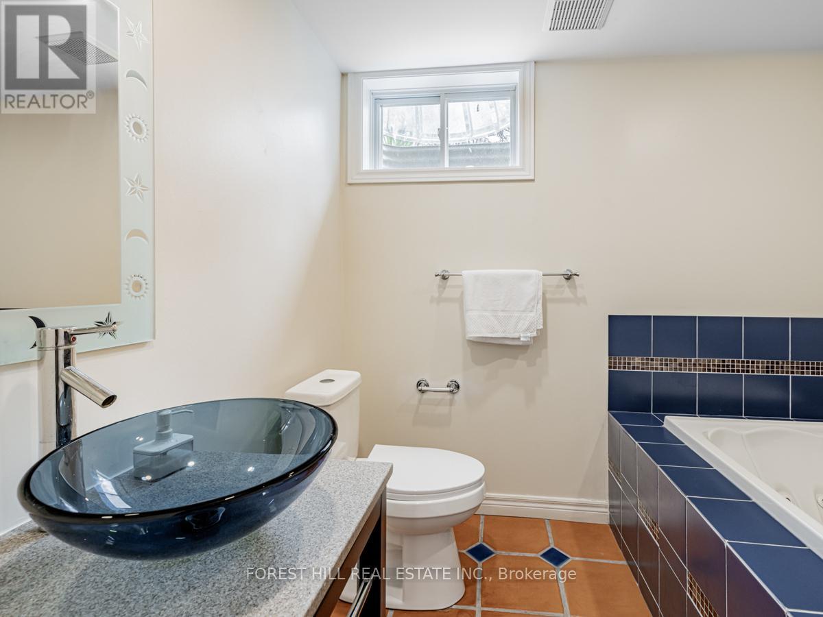 137 Citation Drive, Toronto (Bayview Village), Ontario  M2K 1T3 - Photo 21 - C12886376