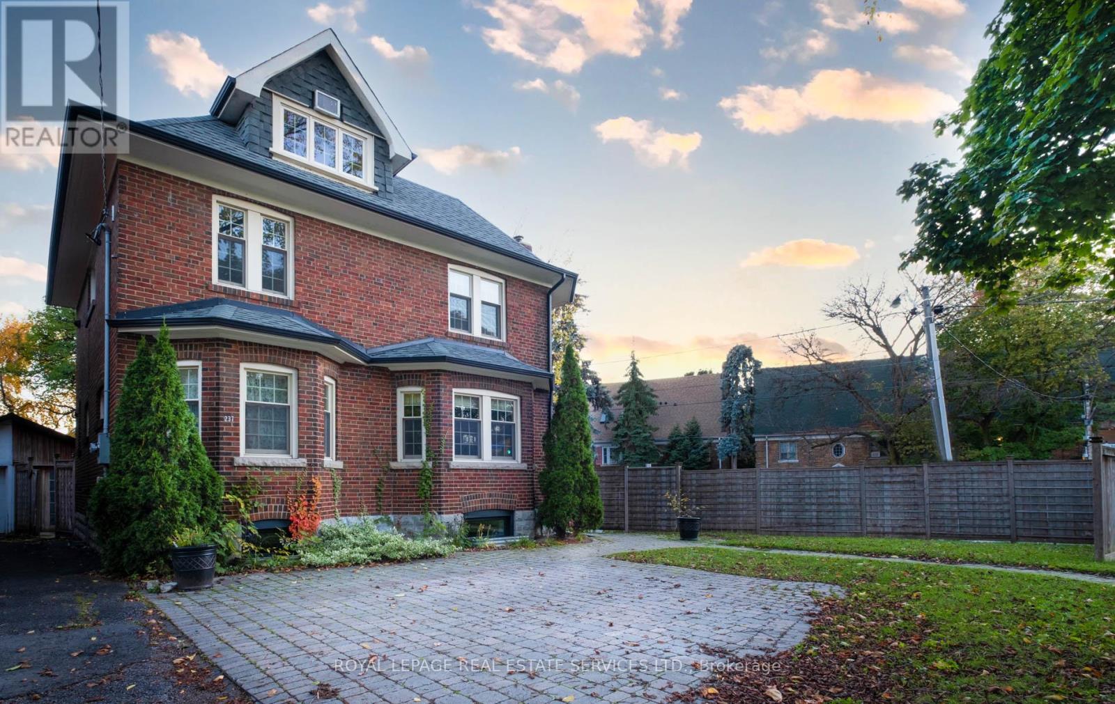 237 Glengrove Avenue W, Toronto, Ontario  M4R 1P4 - Photo 2 - C12886386