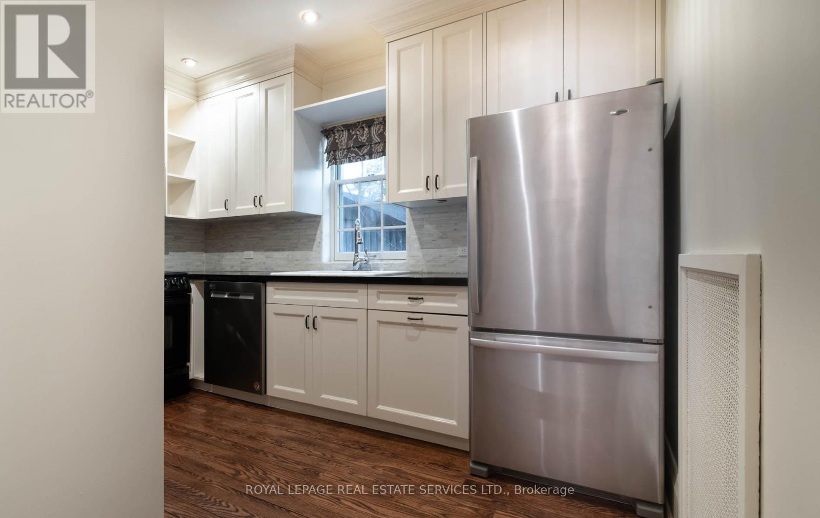 237 Glengrove Avenue W, Toronto, Ontario  M4R 1P4 - Photo 9 - C12886386