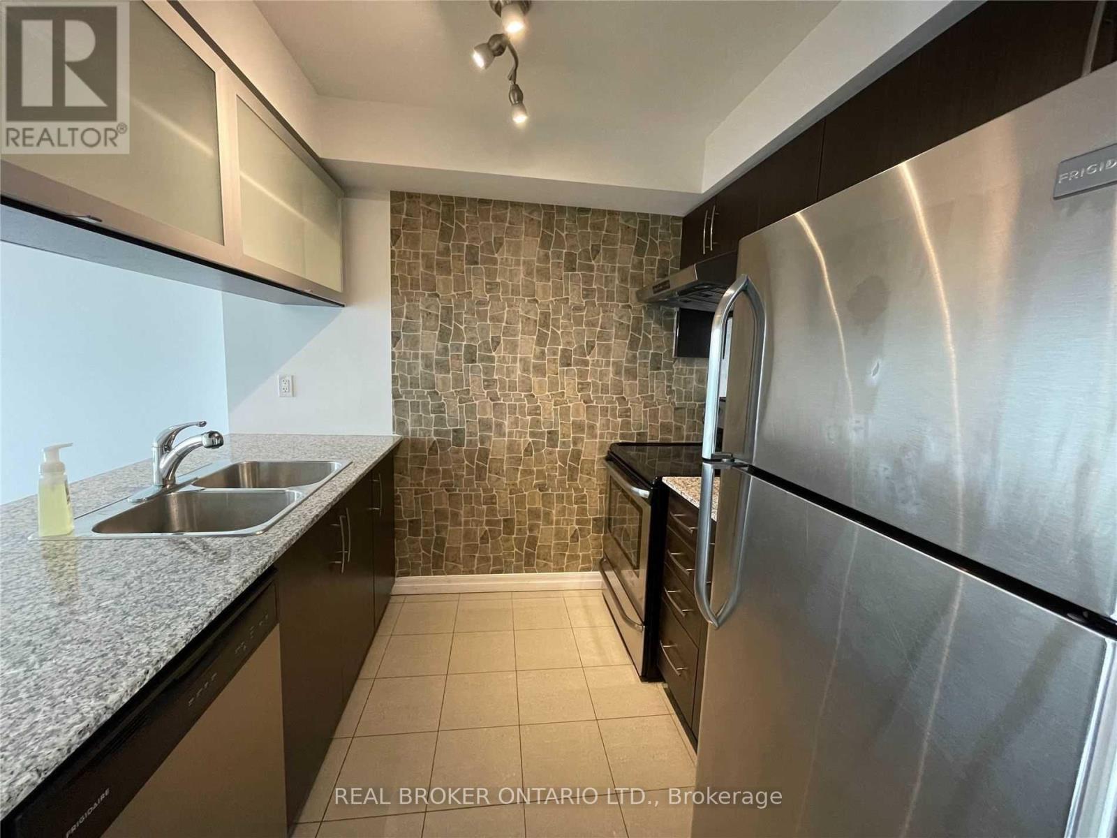 2905 - 275 Yorkland Road, Toronto (Henry Farm), Ontario  M2J 0A7 - Photo 11 - C12886438