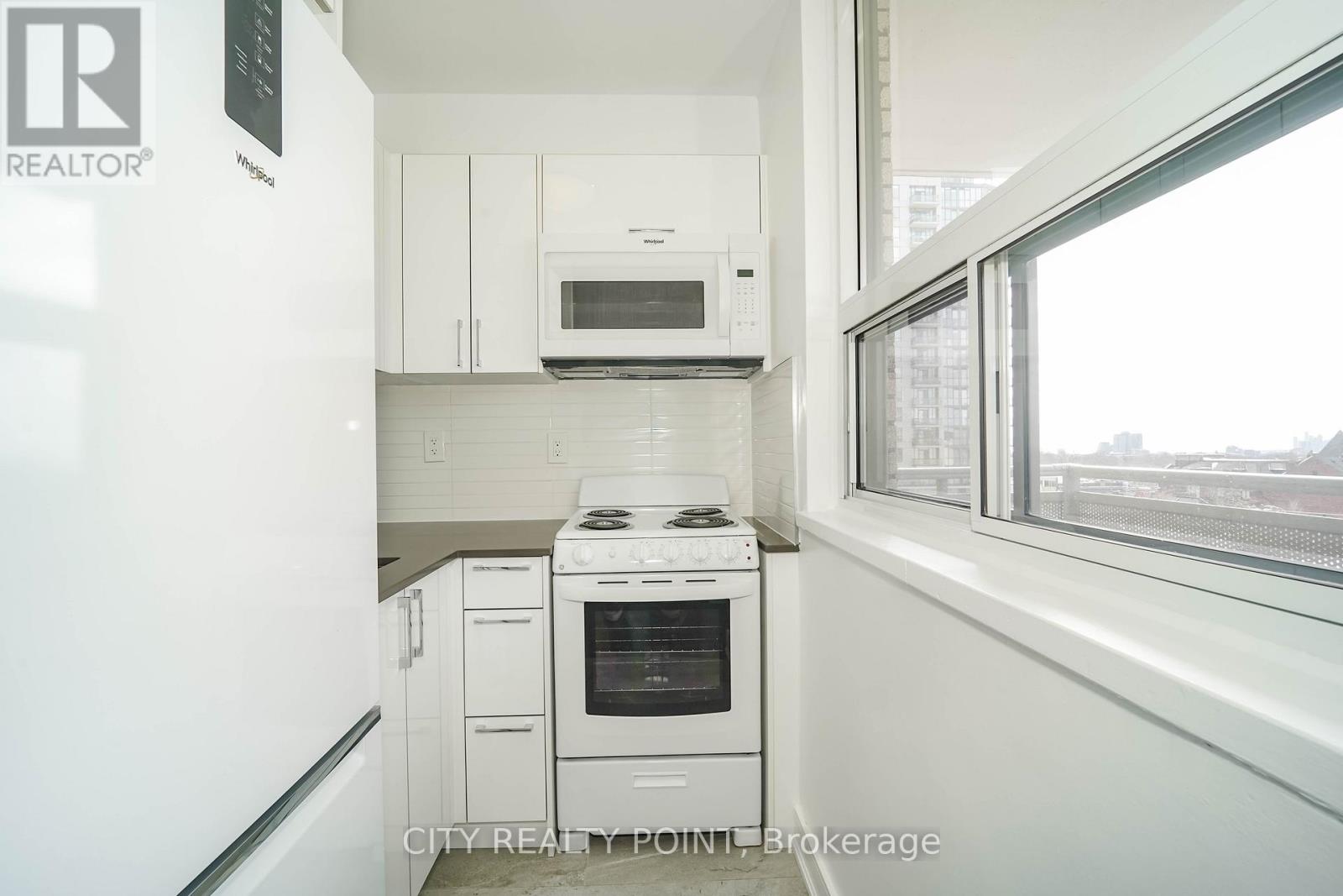 601 - 1500 Bathurst Street, Toronto (Humewood-Cedarvale), Ontario  M5P 3L3 - Photo 5 - C12886480