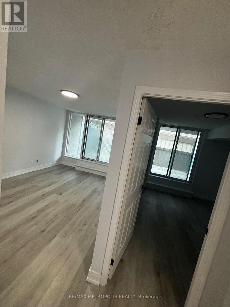 307 - 30 Grand Trunk Crescent, Toronto (Waterfront Communities), Ontario  M5J 3A4 - Photo 5 - C12886530