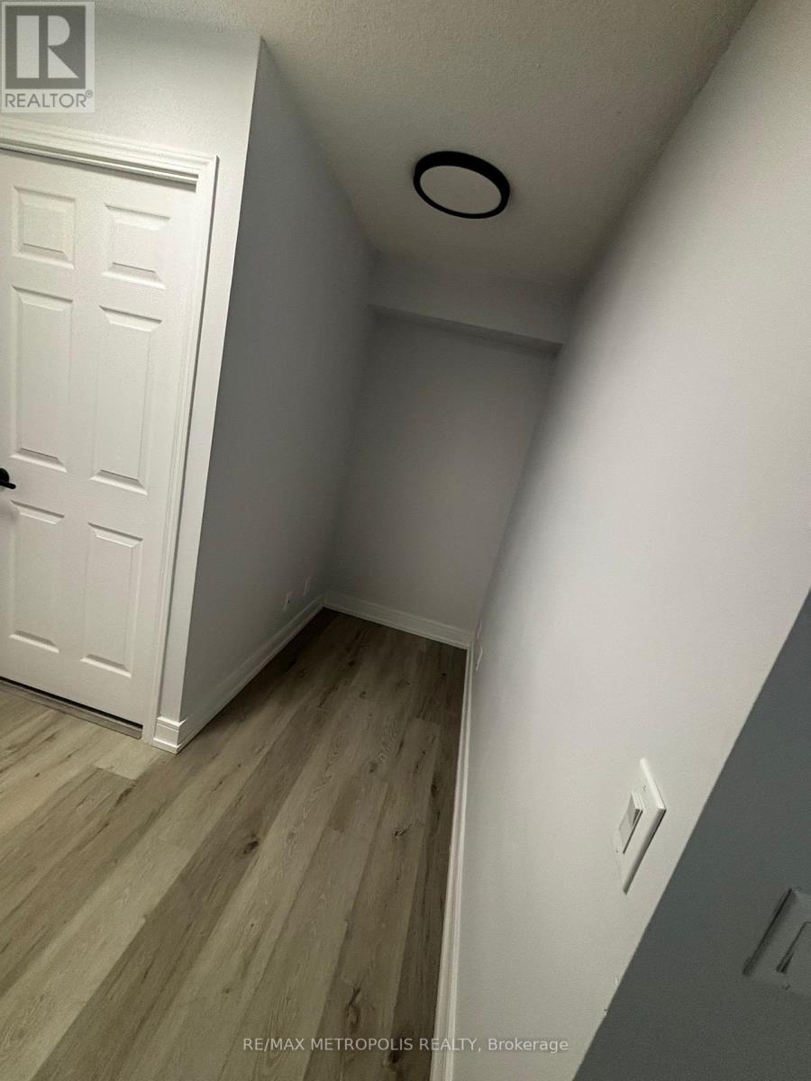 307 - 30 Grand Trunk Crescent, Toronto (Waterfront Communities), Ontario  M5J 3A4 - Photo 7 - C12886530