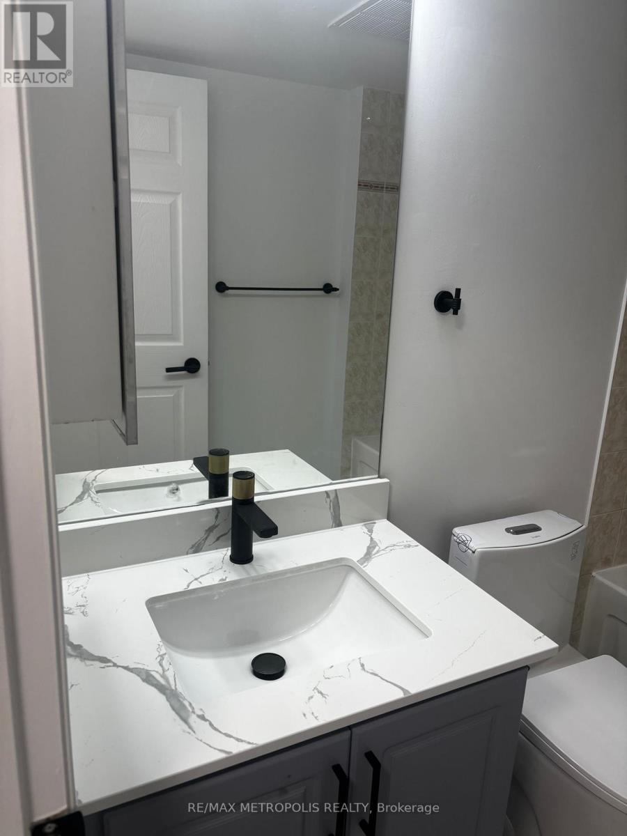 307 - 30 Grand Trunk Crescent, Toronto (Waterfront Communities), Ontario  M5J 3A4 - Photo 9 - C12886530