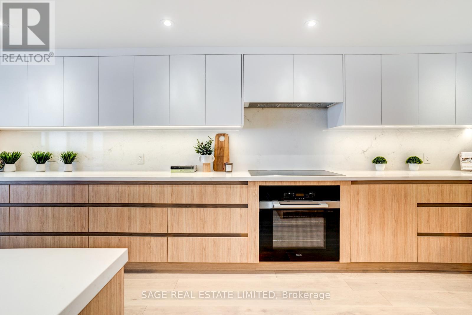 903 - 3900 Yonge Street, Toronto (Bedford Park-Nortown), Ontario  M4N 3N6 - Photo 11 - C12886540