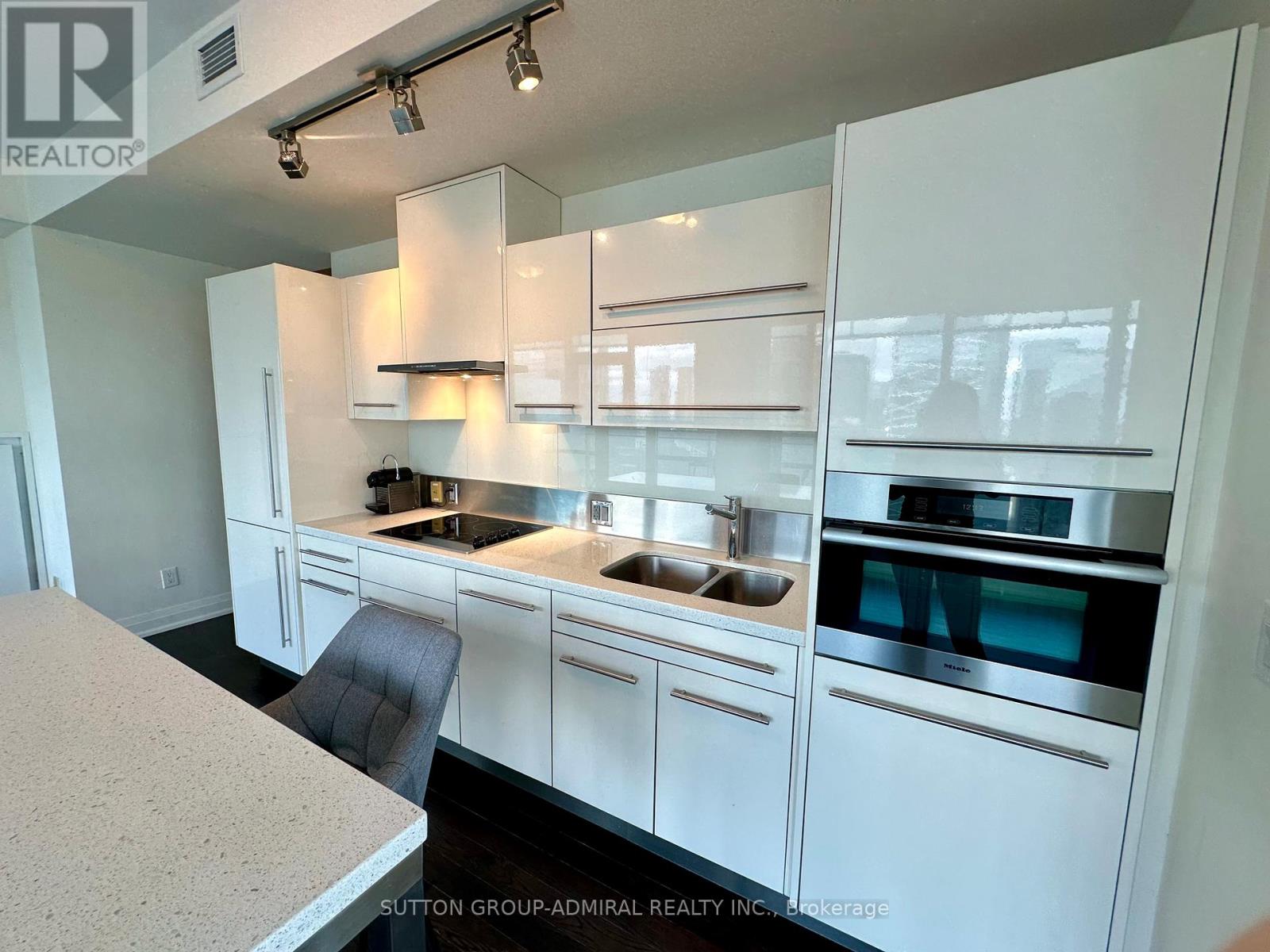 3708 - 80 John Street, Toronto (Waterfront Communities), Ontario  M5V 3X4 - Photo 5 - C12886570