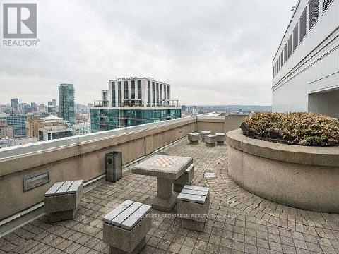 2212 - 25 The Esplanade, Toronto, Ontario M5E 1W5 - Photo 4 - C12886614