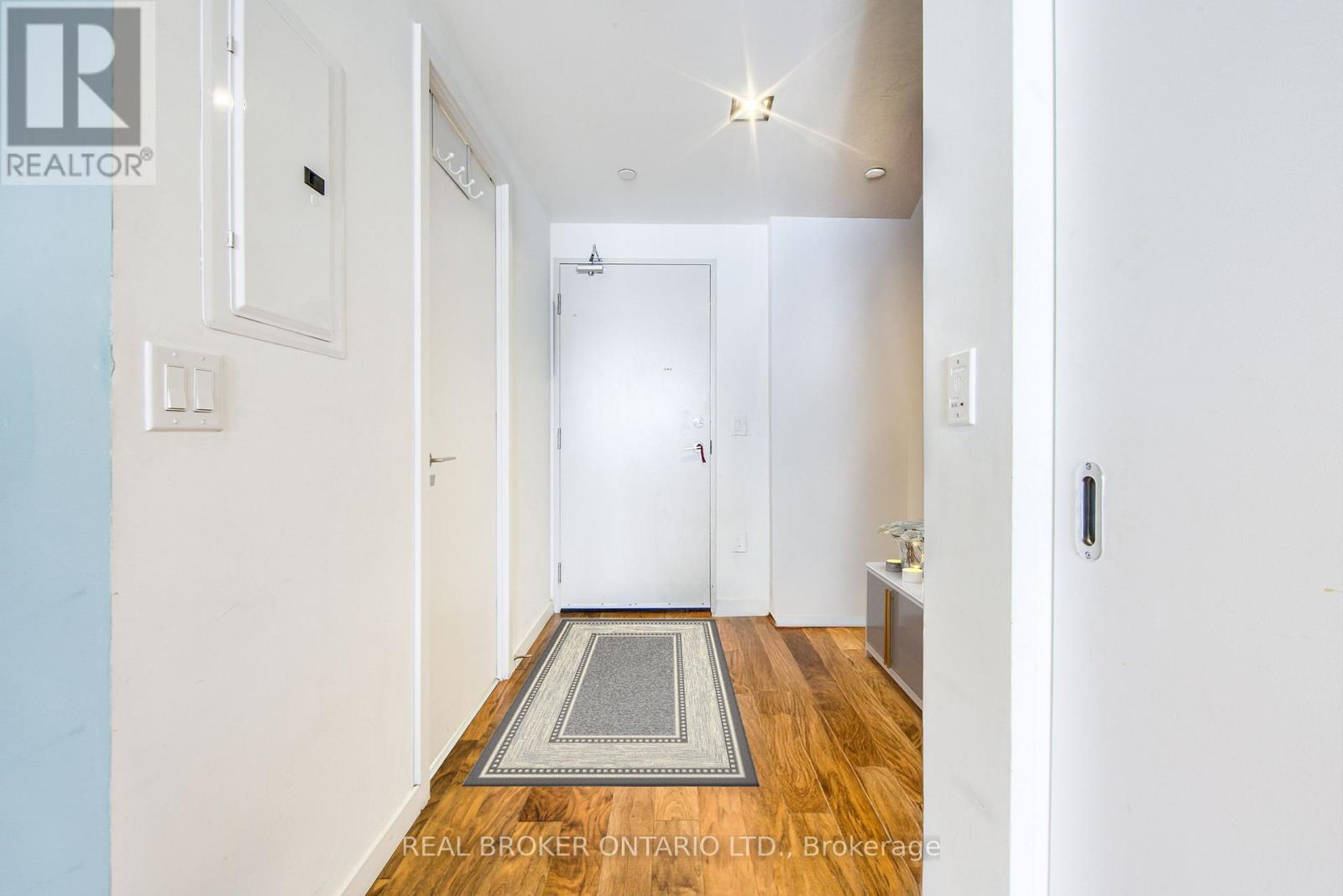 423 - 32 Trolley Crescent, Toronto (Moss Park), Ontario  M5A 0E8 - Photo 10 - C12886644