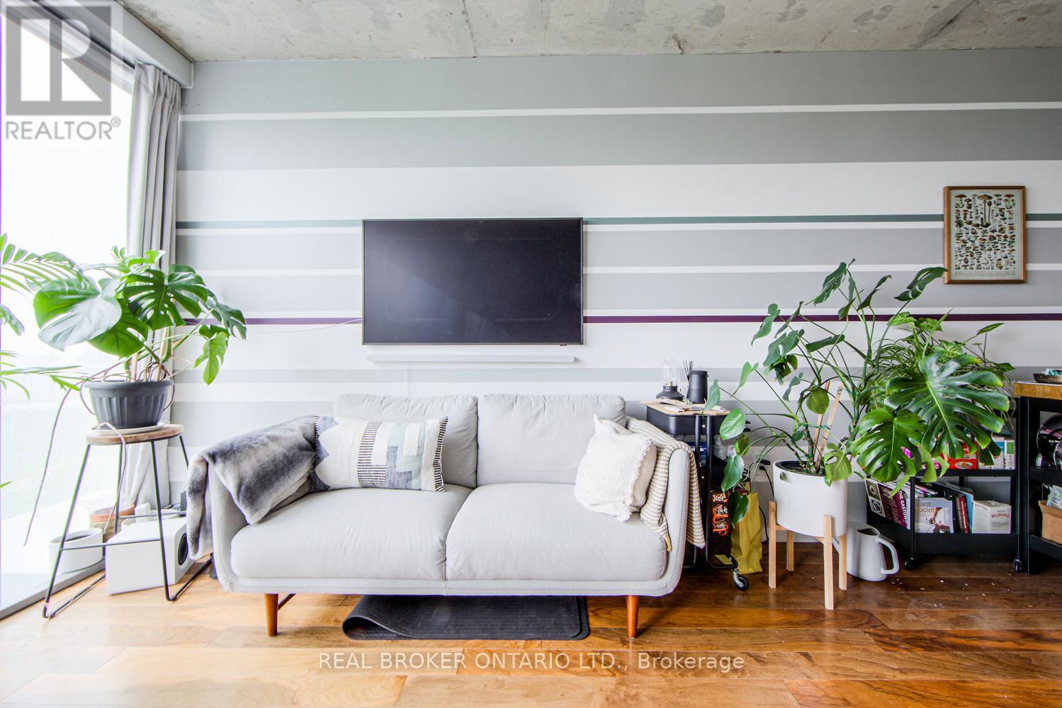 423 - 32 Trolley Crescent, Toronto (Moss Park), Ontario  M5A 0E8 - Photo 3 - C12886644