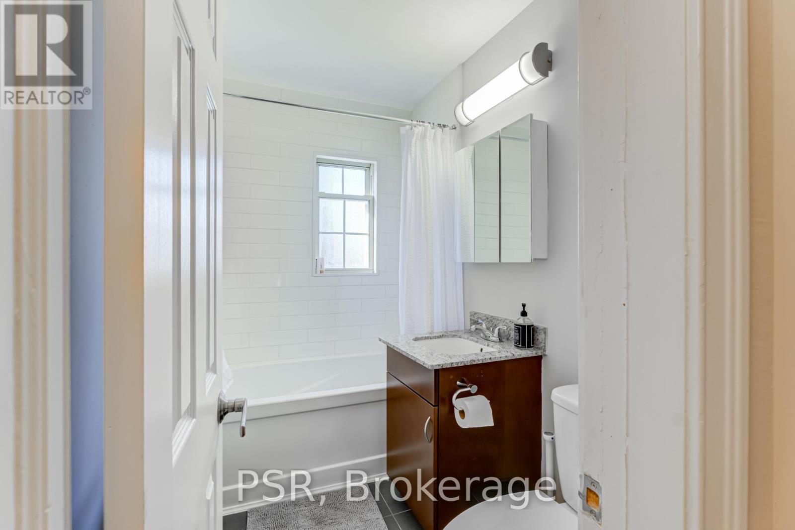 L21 - 1325 Bayview Avenue, Toronto (Leaside), Ontario  M4G 3A5 - Photo 13 - C12886712