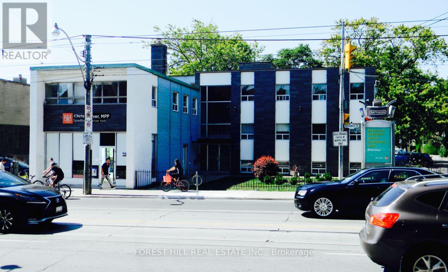 250 - 226 BATHURST STREET, Toronto, Ontario