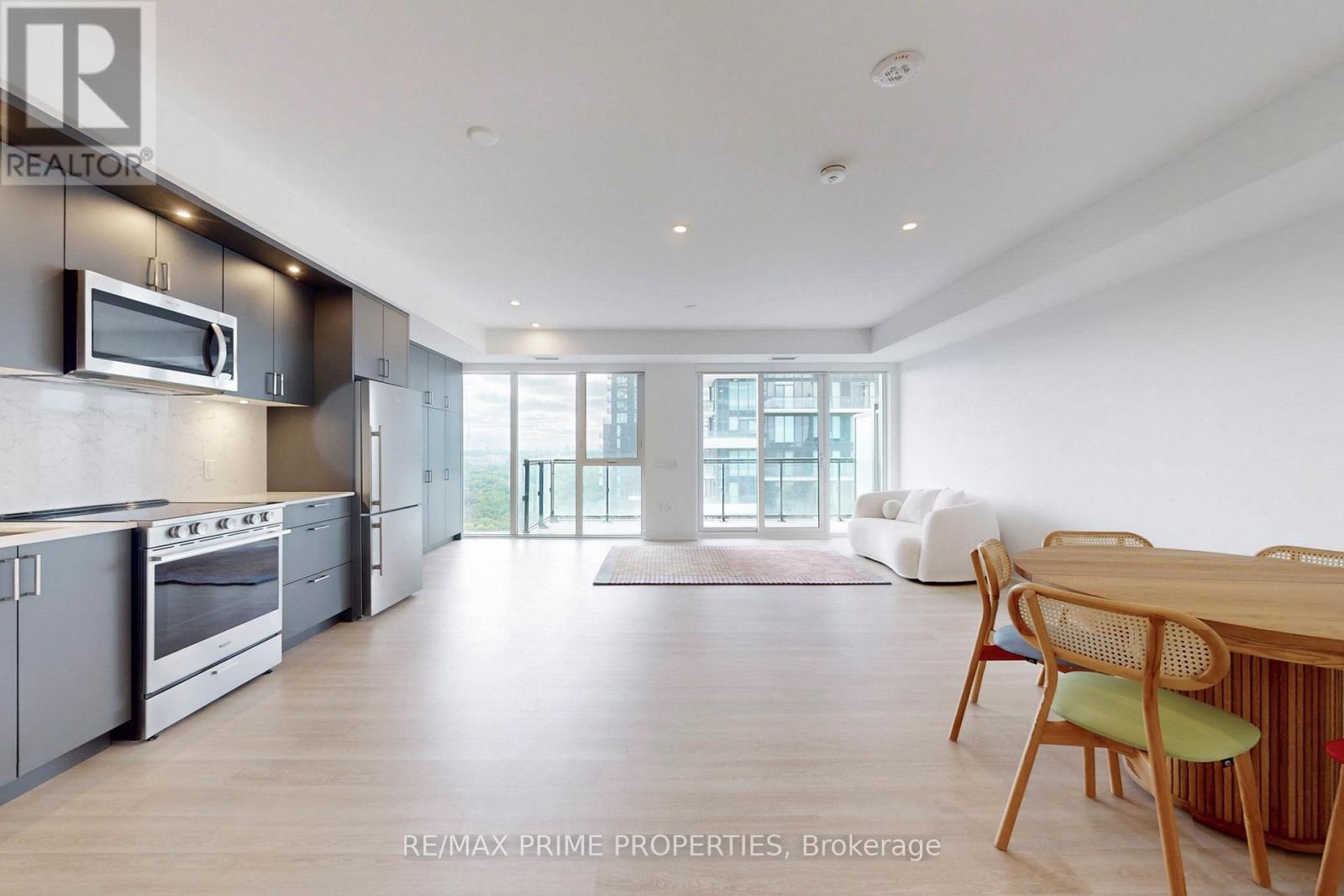 2401 - 30 INN ON THE PARK DRIVE, Toronto, Ontario