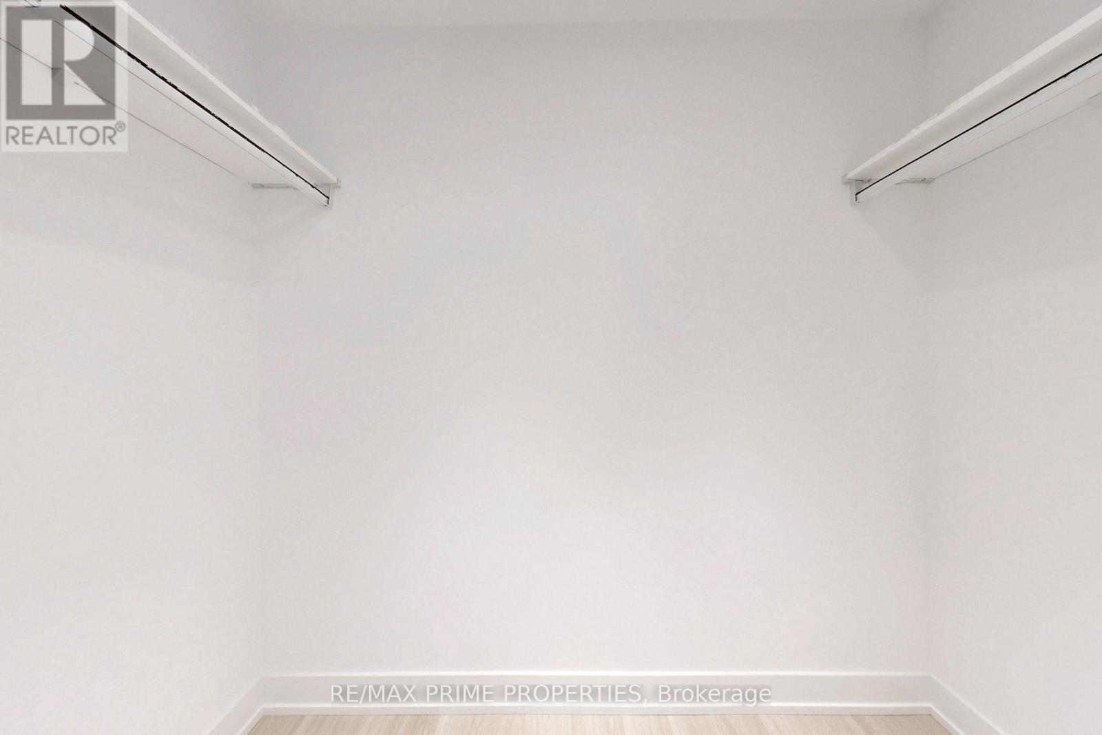 2401 - 30 Inn On The Park Drive, Toronto, Ontario  M3C 0P7 - Photo 7 - C12886754