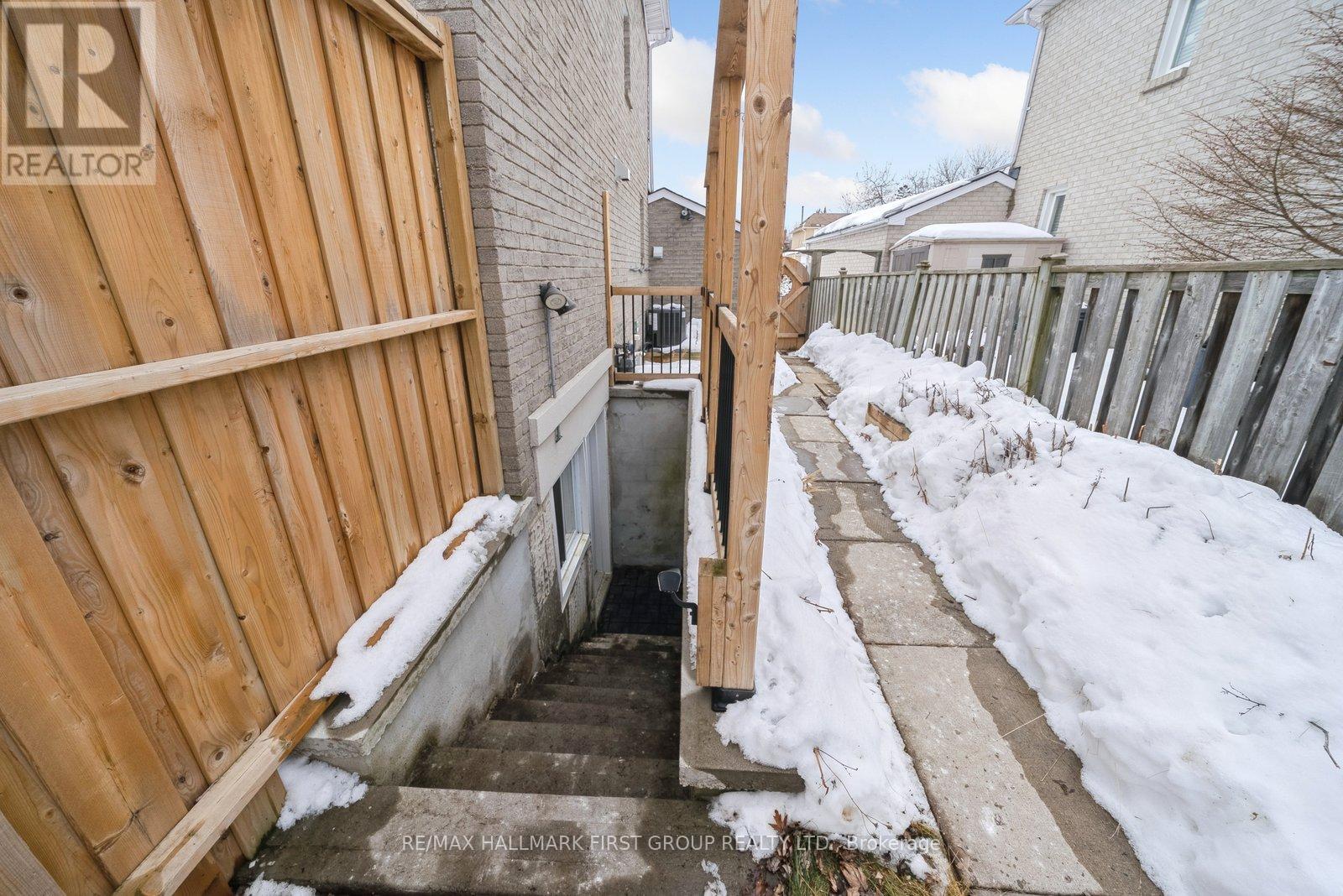 621 Beckworth Square, Pickering (Amberlea), Ontario  L1V 3X3 - Photo 39 - E12886538