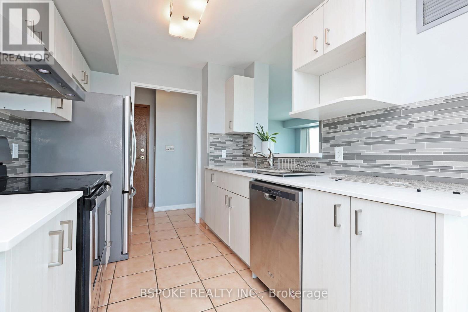 Ph303 - 11 Lee Centre Drive, Toronto (Woburn), Ontario  M1H 3J5 - Photo 10 - E12886632