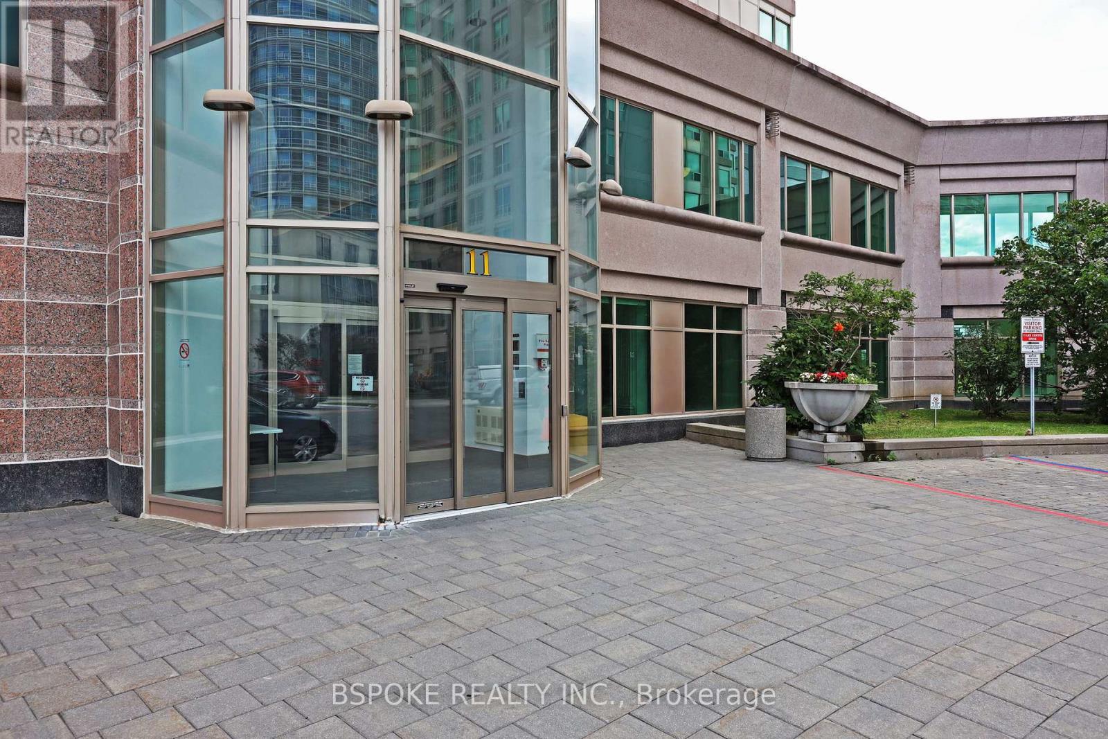 Ph303 - 11 Lee Centre Drive, Toronto (Woburn), Ontario  M1H 3J5 - Photo 2 - E12886632