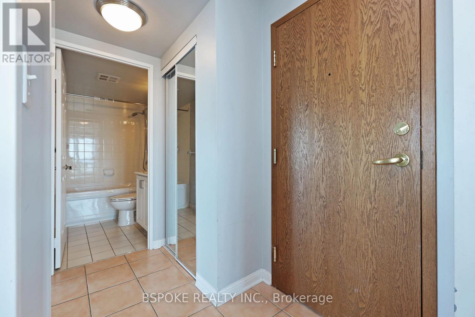 Ph303 - 11 Lee Centre Drive, Toronto (Woburn), Ontario  M1H 3J5 - Photo 5 - E12886632