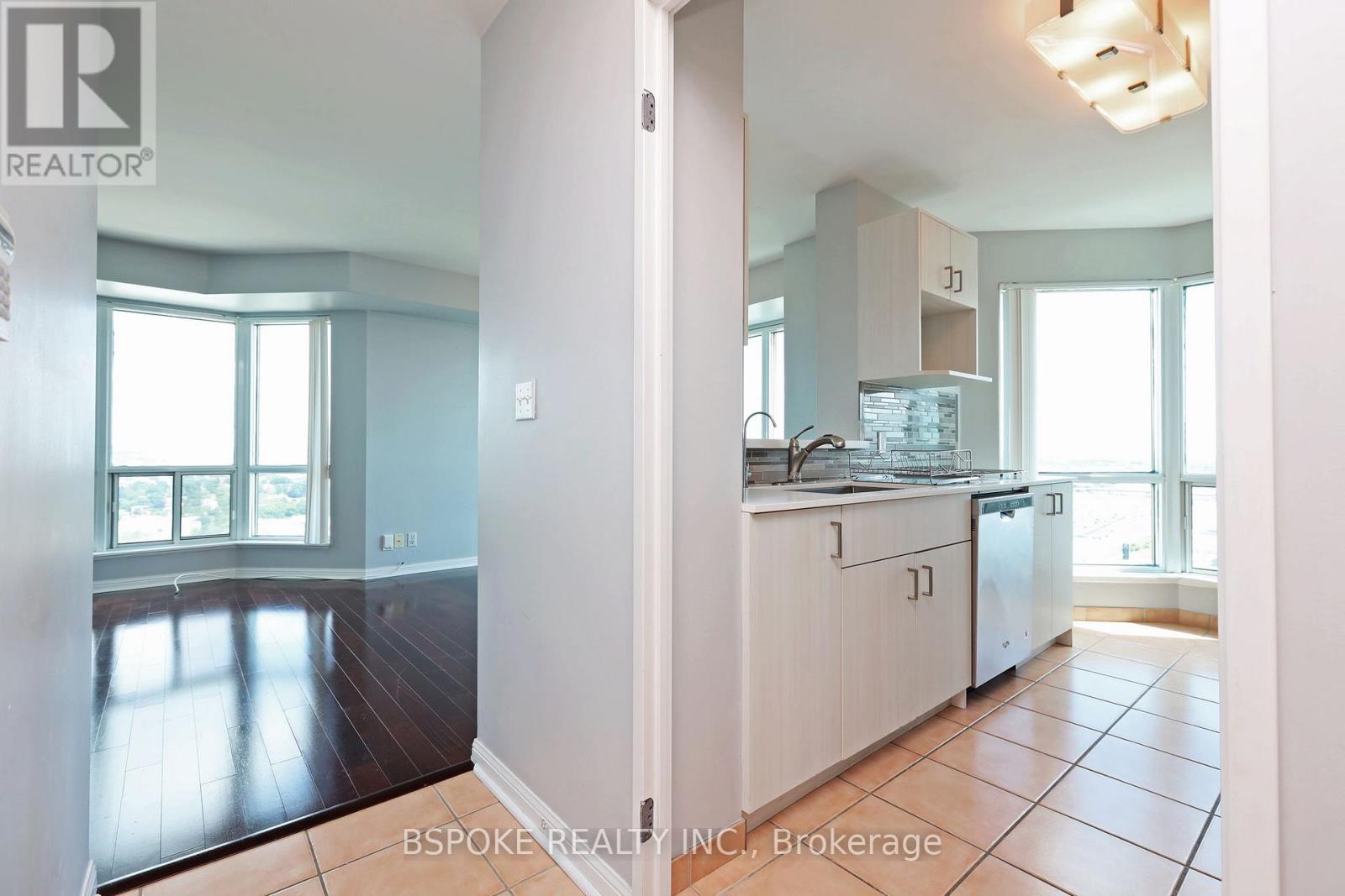 Ph303 - 11 Lee Centre Drive, Toronto (Woburn), Ontario  M1H 3J5 - Photo 6 - E12886632