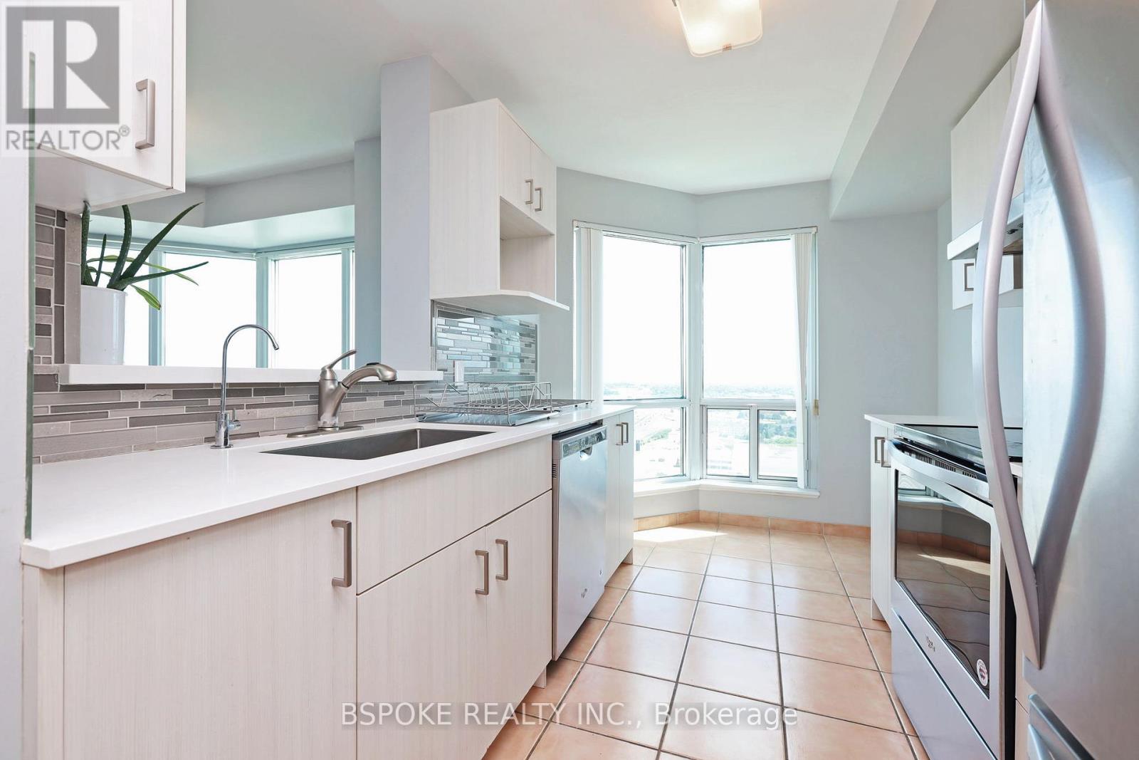 Ph303 - 11 Lee Centre Drive, Toronto (Woburn), Ontario  M1H 3J5 - Photo 7 - E12886632