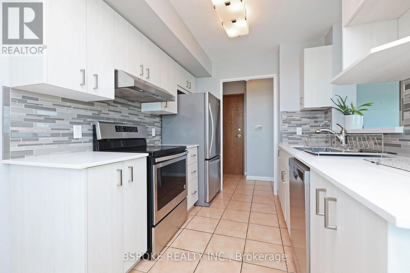 Ph303 - 11 Lee Centre Drive, Toronto (Woburn), Ontario  M1H 3J5 - Photo 9 - E12886632