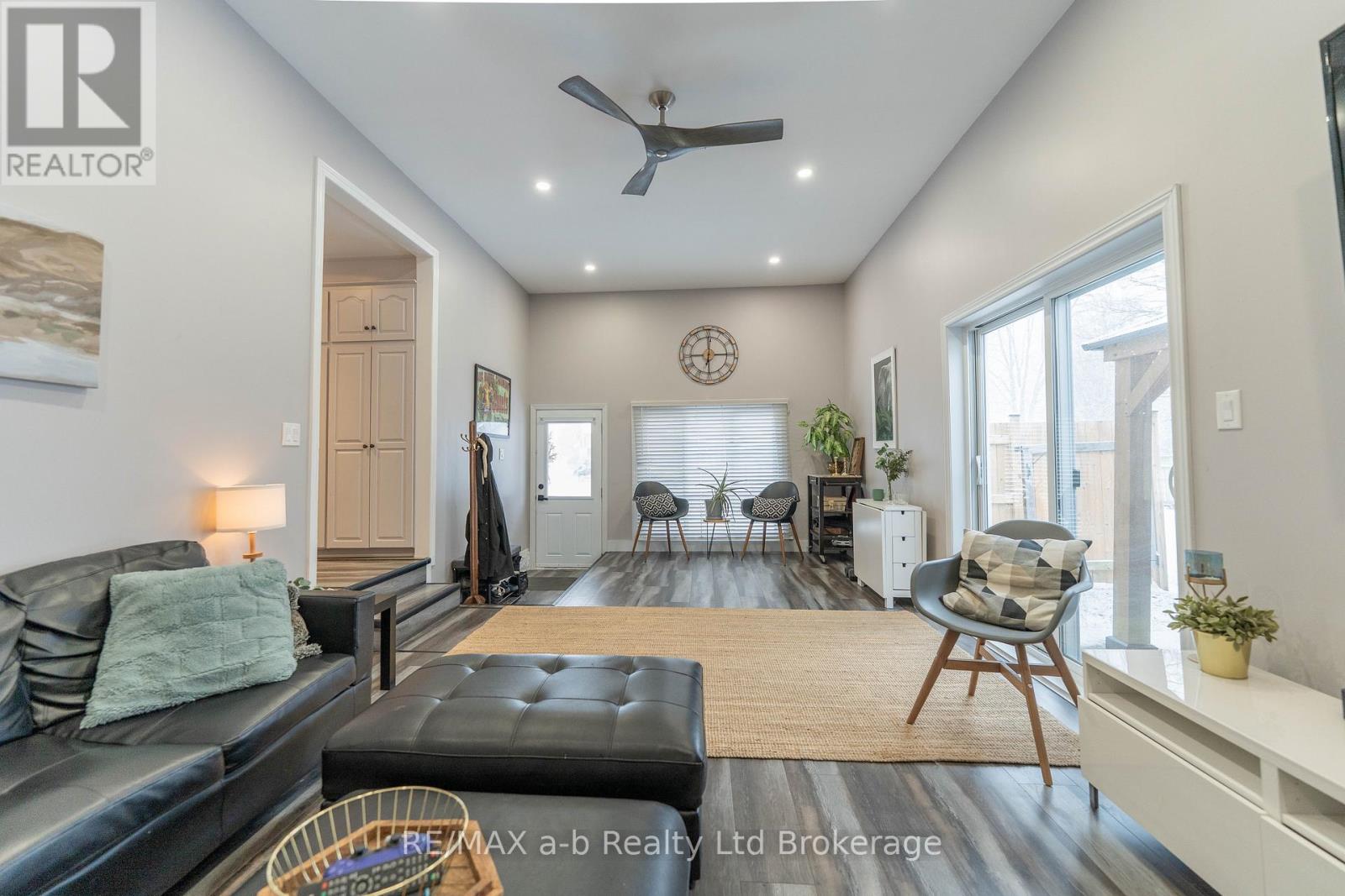 13 Potters Road N, Tillsonburg, Ontario  N4G 2G9 - Photo 6 - X12886534