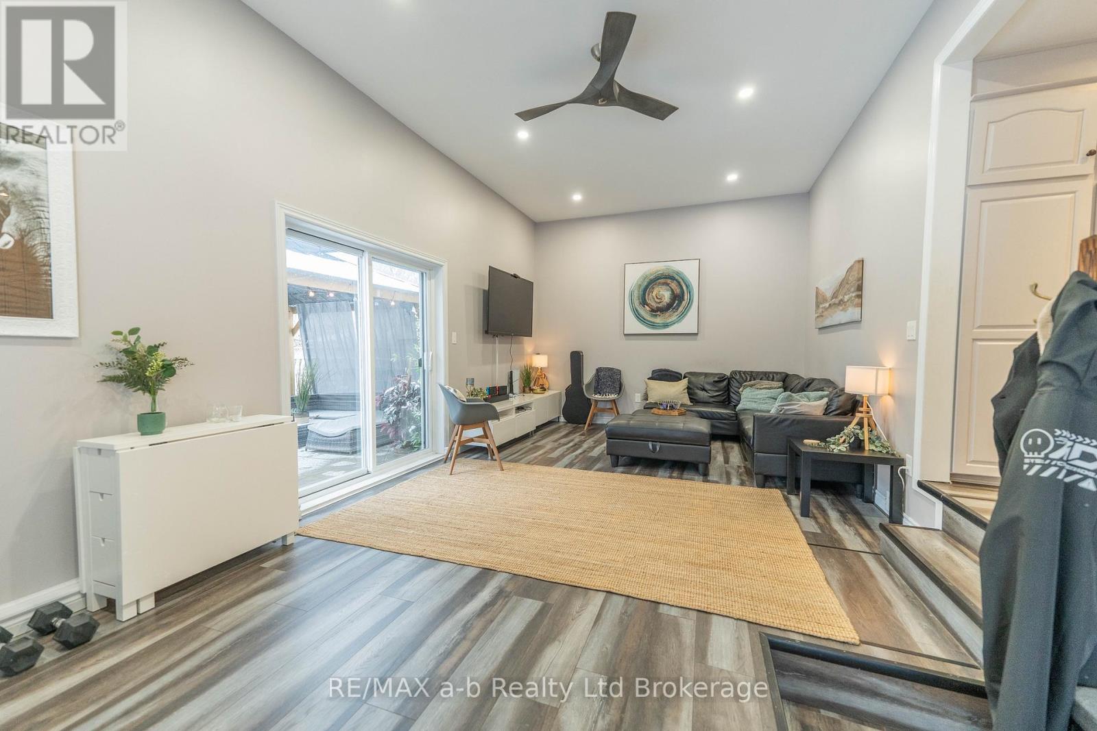 13 Potters Road N, Tillsonburg, Ontario  N4G 2G9 - Photo 8 - X12886534