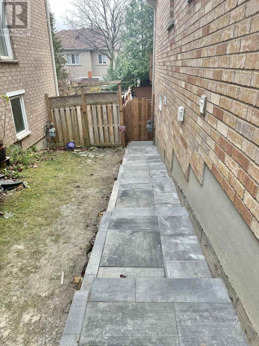 Bsmt - 64 Zippora Drive, Richmond Hill (Devonsleigh), Ontario  L4S 2M7 - Photo 13 - N12886412