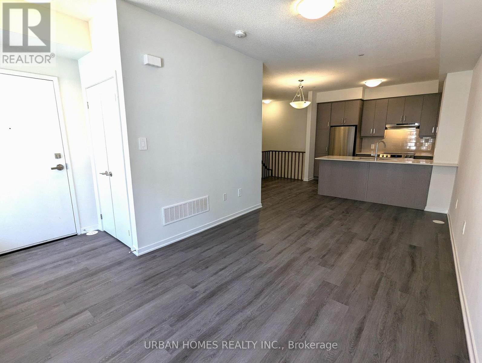 65 - 31 Honeycrisp Crescent, Vaughan (Vaughan Corporate Centre), Ontario  L4K 0N6 - Photo 8 - N12886436