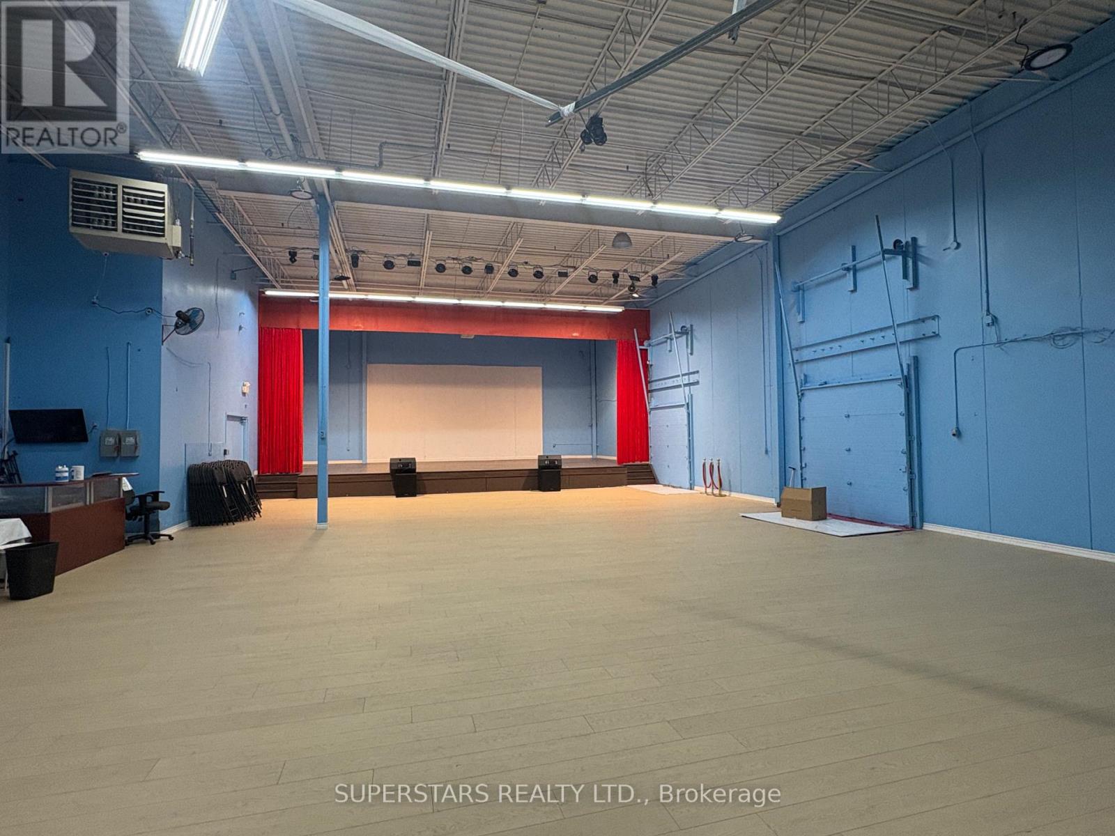 3 - 221 Whitehall Drive, Markham, Ontario  L3R 9T1 - Photo 1 - N12886536