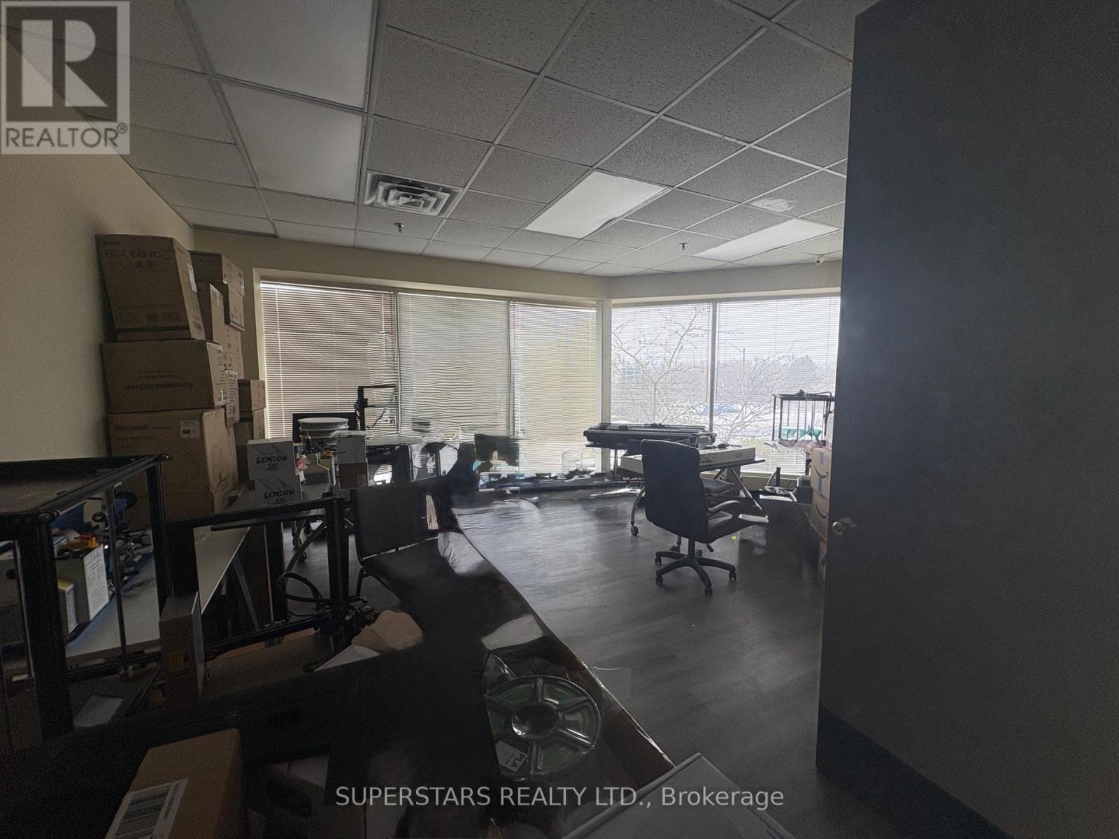 1 - 221 Whitehall Drive, Markham, Ontario  L3R 9T1 - Photo 5 - N12886558