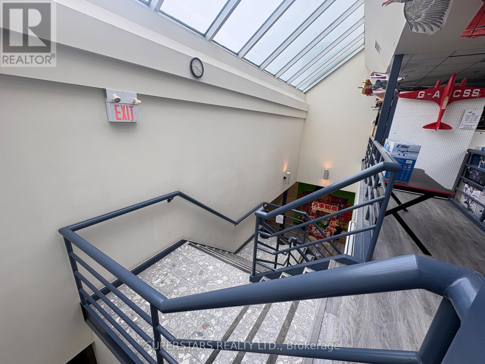 1 - 221 Whitehall Drive, Markham, Ontario  L3R 9T1 - Photo 7 - N12886558