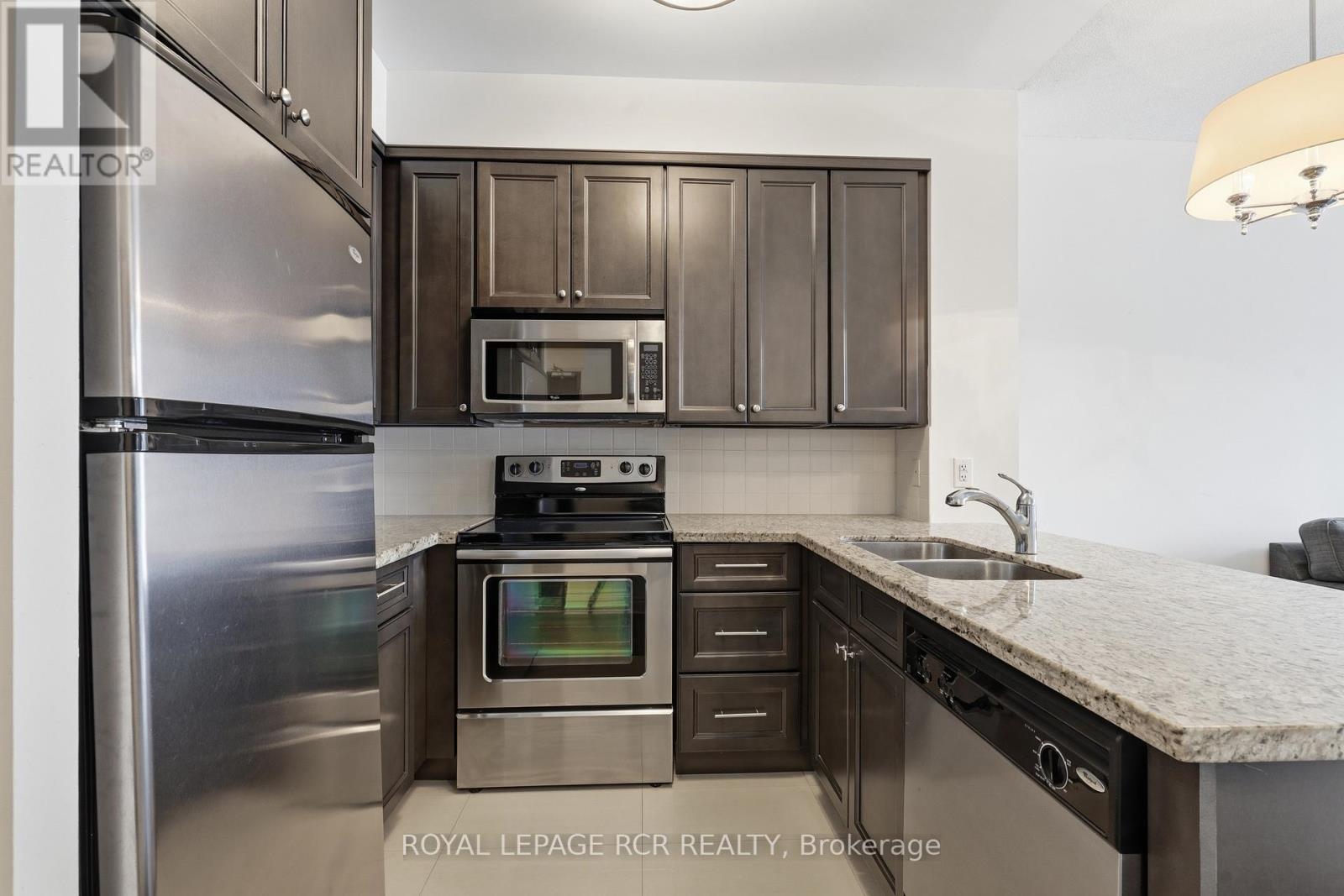 109 - 30 North Park Road, Vaughan (Beverley Glen), Ontario  L4J 0G6 - Photo 3 - N12886696