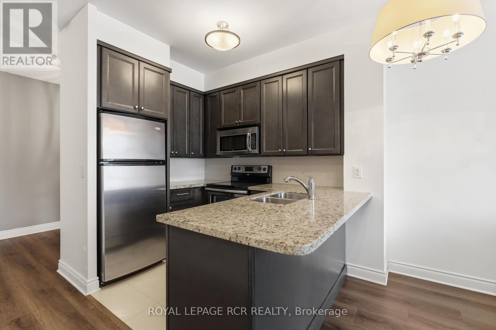 109 - 30 North Park Road, Vaughan (Beverley Glen), Ontario  L4J 0G6 - Photo 4 - N12886696