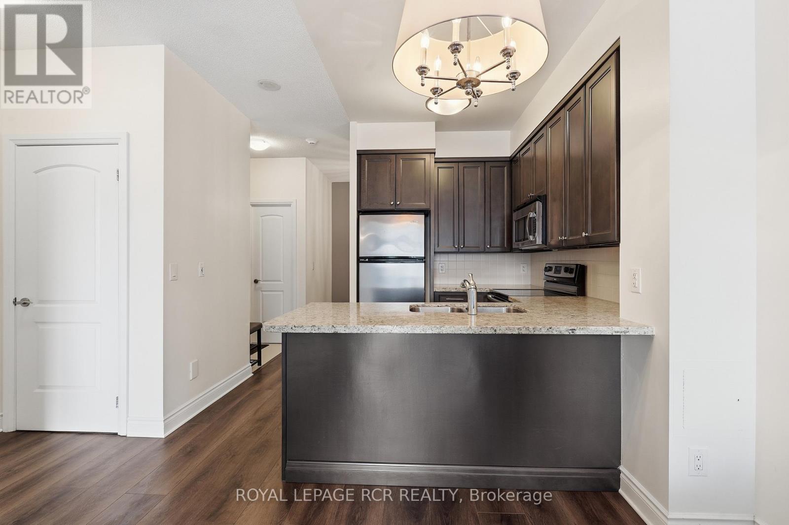 109 - 30 North Park Road, Vaughan (Beverley Glen), Ontario  L4J 0G6 - Photo 5 - N12886696