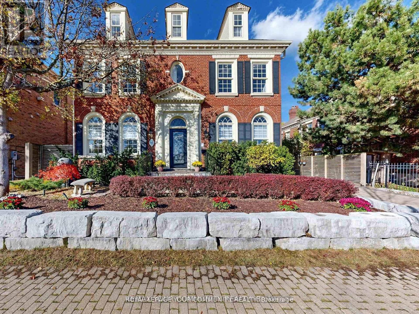 68 REGENT STREET, Richmond Hill, Ontario