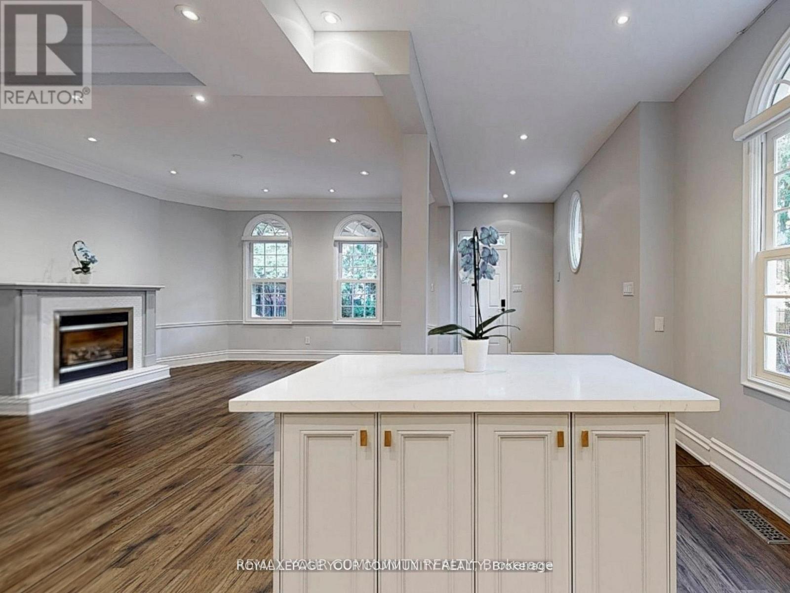 68 Regent Street, Richmond Hill (Mill Pond), Ontario  L4C 9C5 - Photo 12 - N12886782