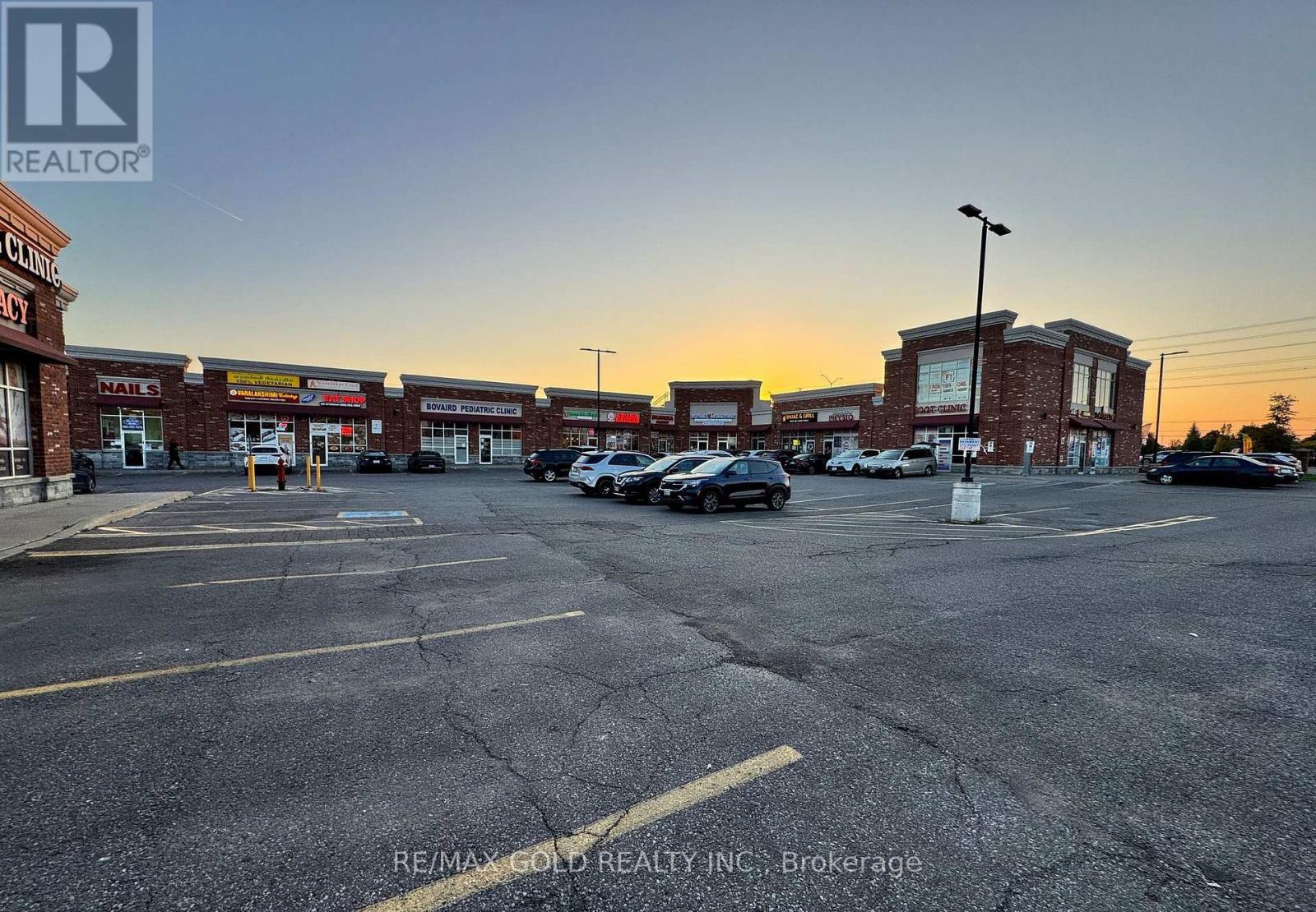 10 - 965 Bovaird Drive W, Brampton (Fletcher's Meadow), Ontario  L7A 1R4 - Photo 10 - W12886404