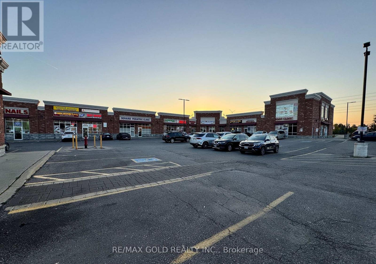 10 - 965 Bovaird Drive W, Brampton (Fletcher's Meadow), Ontario  L7A 1R4 - Photo 12 - W12886404