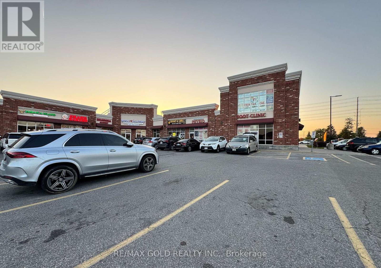 10 - 965 Bovaird Drive W, Brampton (Fletcher's Meadow), Ontario  L7A 1R4 - Photo 14 - W12886404