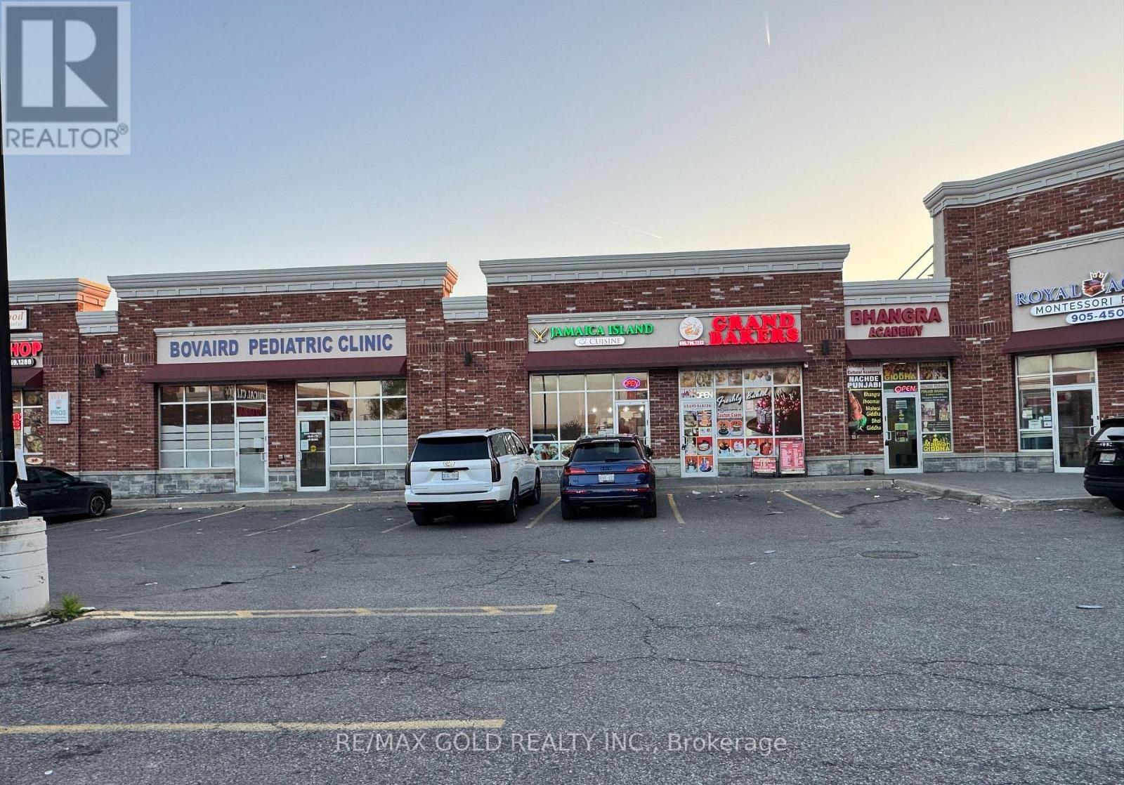 10 - 965 Bovaird Drive W, Brampton (Fletcher's Meadow), Ontario  L7A 1R4 - Photo 15 - W12886404