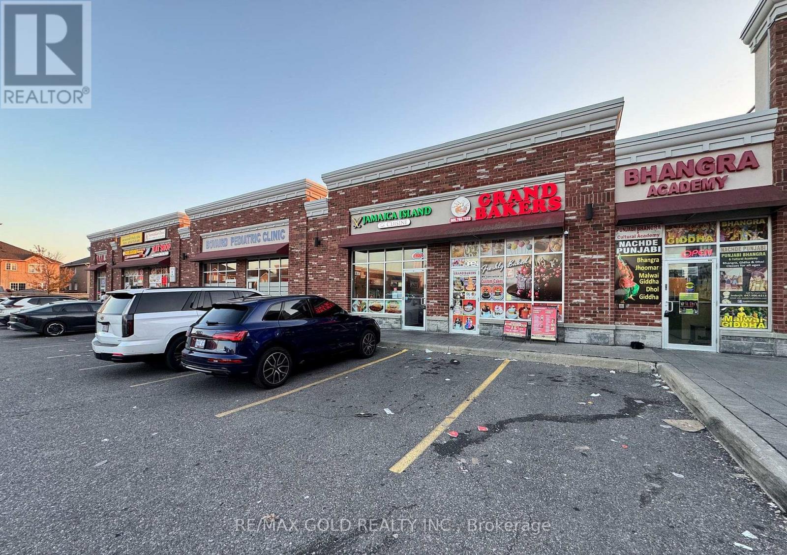 10 - 965 Bovaird Drive W, Brampton (Fletcher's Meadow), Ontario  L7A 1R4 - Photo 18 - W12886404